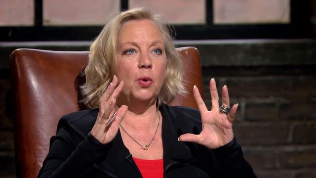 Dragons Can’t Help But Laugh At Peter’s Personalised Portrait | Dragons’ Den смотреть онлайн