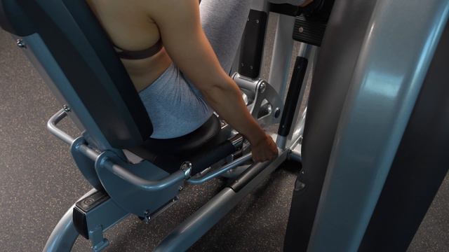 Жим ногами HOIST CL-3403 смотреть онлайн