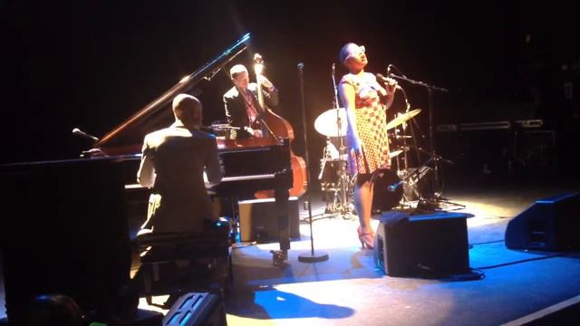 #1 Cécile McLorin Salvant @ la Cigale Paris 12 mai 2014 смотреть онлайн