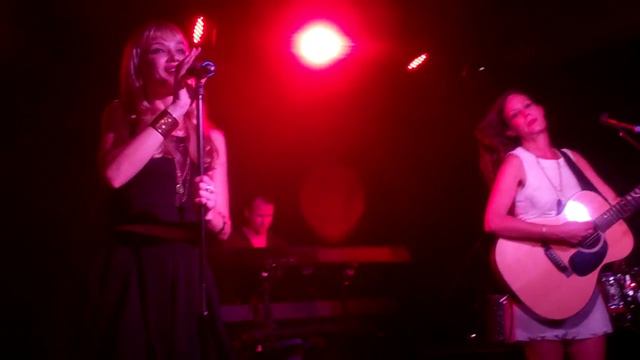 The Pierces - Glorious (With Allison's false start!) Live at Manchester Club Academy смотреть онлайн
