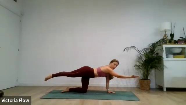 Йога клуб 17.09.24 - Пресс, кор, бедра