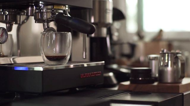 Everyday Coffee | 9:45AM 25.01.21 | La Marzocco Linea Mini | Make a cappuccino. смотреть онлайн