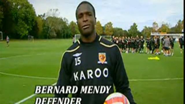 Bernard Mendy - Hello Baby - Doing Crossbar Challenge смотреть онлайн