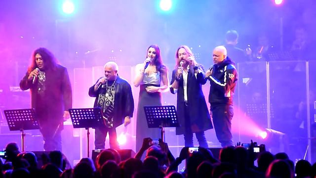 Michael Kiske (Floor & Chuck & Cans & Udo) - Silent Night - Christmas Metal Symphony - Bochum 201 смотреть онлайн