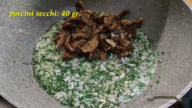 Menù di Natale - Tagliolini ai funghi porcini con salsa al castelmagno смотреть онлайн