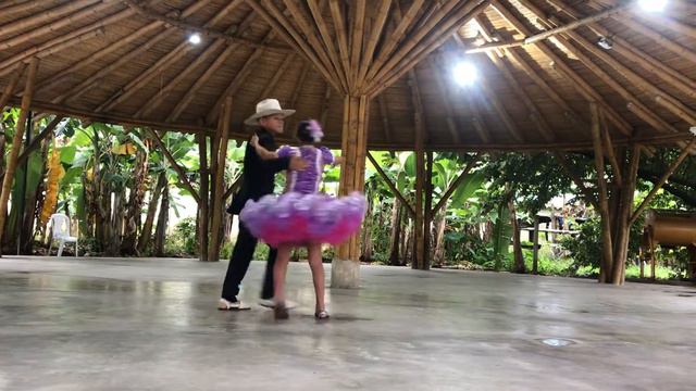 Salomé Porras y Juan Daniel García смотреть онлайн