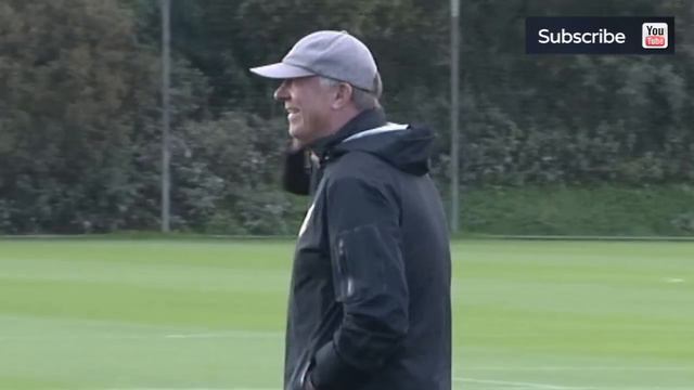 Kenny Dalglish pays tribute to Sir Alex Ferguson's 25 years at Manchester United смотреть онлайн