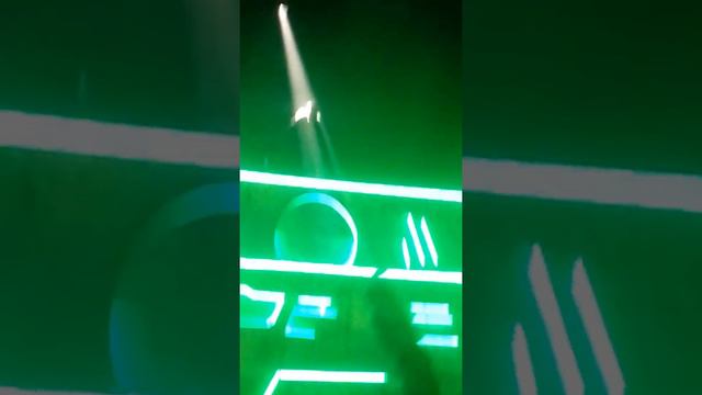 Chris Brown smokes weed on Carpe Diem Tour смотреть онлайн