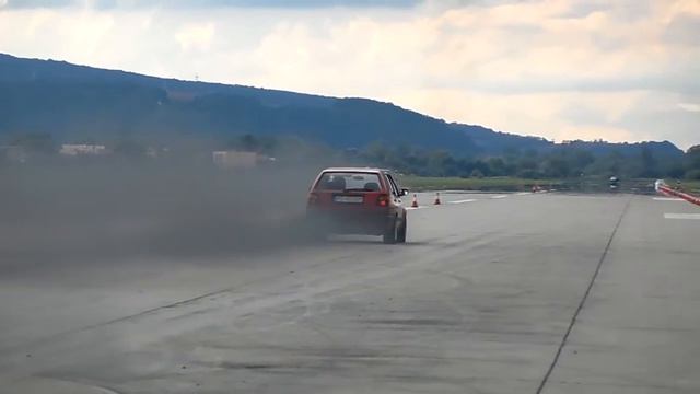 Felker Pista bá Fiat Punto vs VW Golf смотреть онлайн