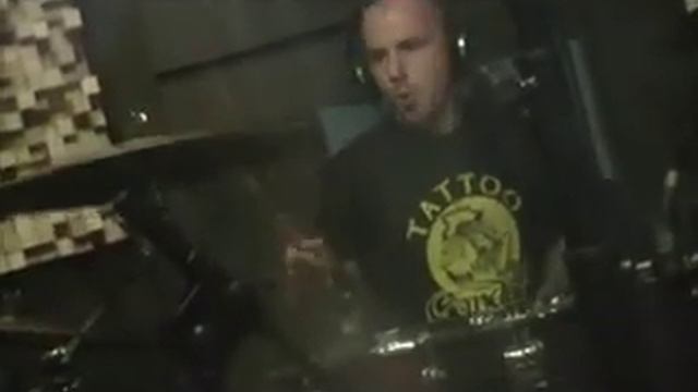 Alen Frljak recording drums for 'Shine Like The Sun' смотреть онлайн