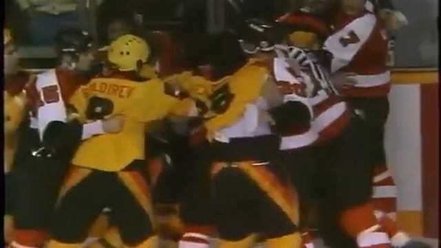 Philadelphia Flyers vs Vancouver Canucks - Brawl 2/22/1980 смотреть онлайн