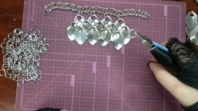 Scalemail Headdress made with Headband chainmail Tutorial Gothic Alternative Styling💜🦇💜 смотреть онлайн