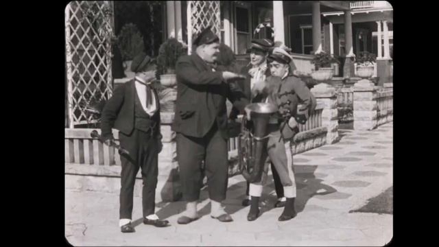 THE SERENADE (1916) - Oliver Hardy, Billy Ruge, Florence McLoughlin * L&Huni смотреть онлайн