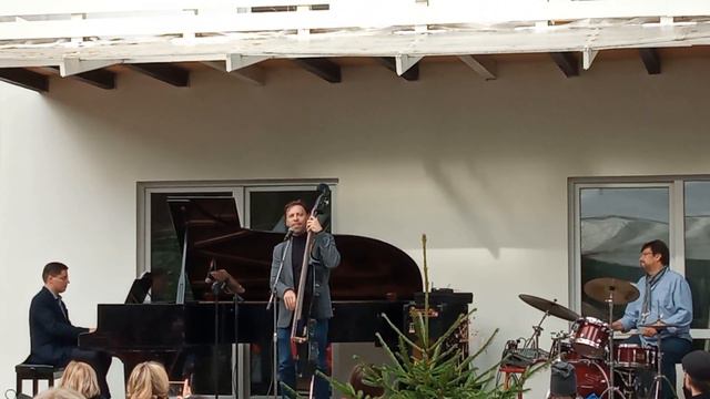 Cigar-Hall (1) смотреть онлайн