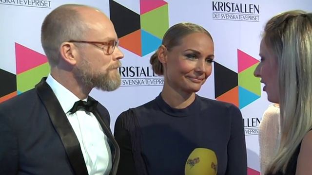 Carina Berg hoppas på att vinna смотреть онлайн