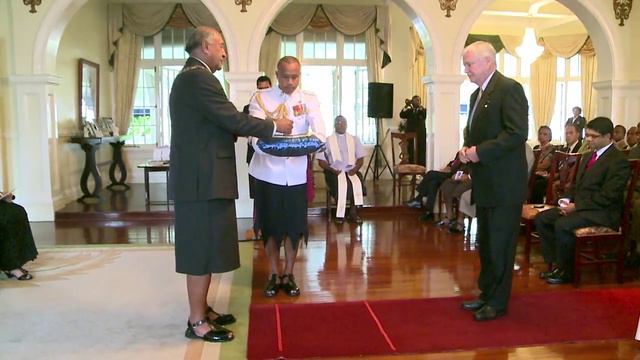 Fijian President H.E Ratu Epeli Nailatikau officiates Investiture Ceremony смотреть онлайн