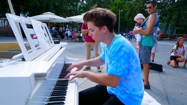 ON MY WAY - Alan Walker ｜ STREET PIANO PERFORMANCE Peter Buka