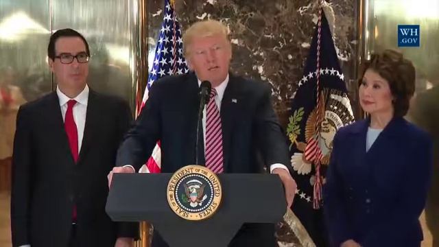 Press Conference: Donald Trump on Infrastructure + Charlottesville - August 15, 2017 смотреть онлайн