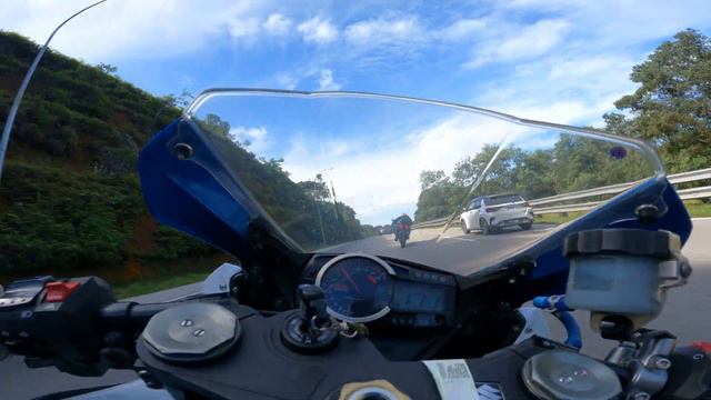 GSXR-1000 VS DUCATI STREET FIGHTER V4S BTIC - KARAK смотреть онлайн