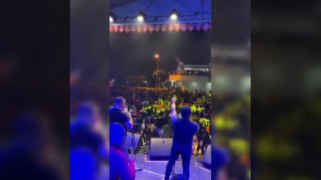 Nelson Velasquez y Emerson Plata "Cómo quema el Frío" en Vivo смотреть онлайн
