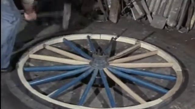 Hands - Episode 10: Carriage Building смотреть онлайн