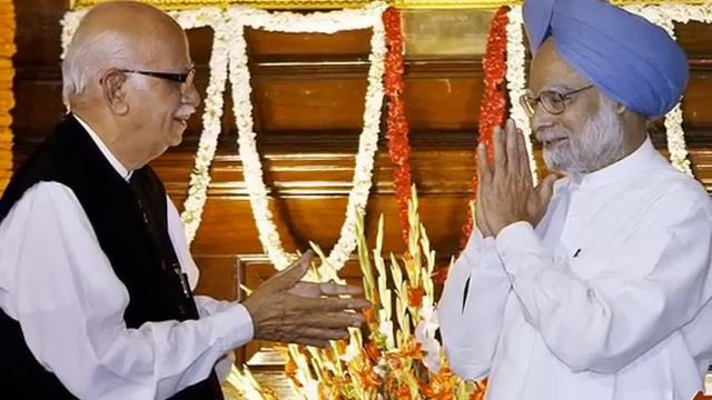 Manmohan Singh is King!! :) смотреть онлайн