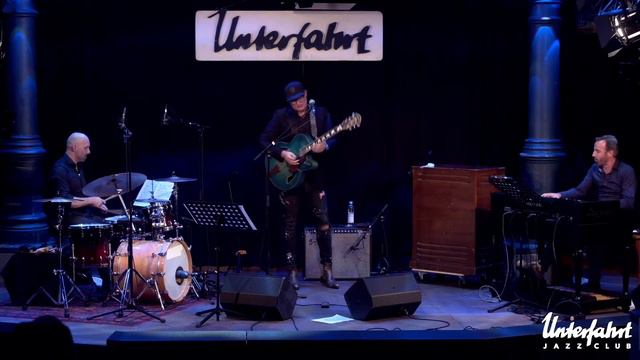 Torsten Goods - Soup Bone (Rodney Jones) смотреть онлайн