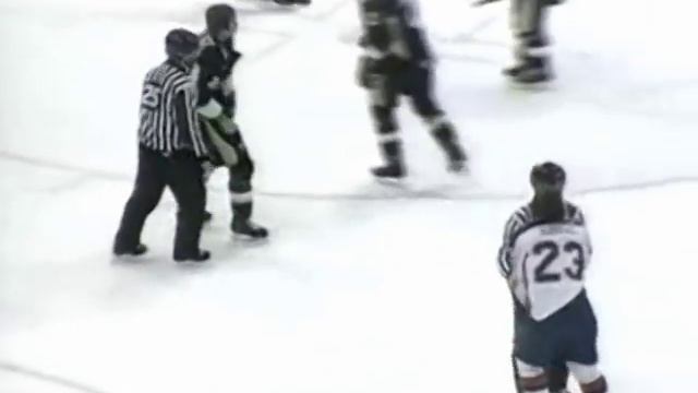 Tim Wallace vs Radko Gudas смотреть онлайн