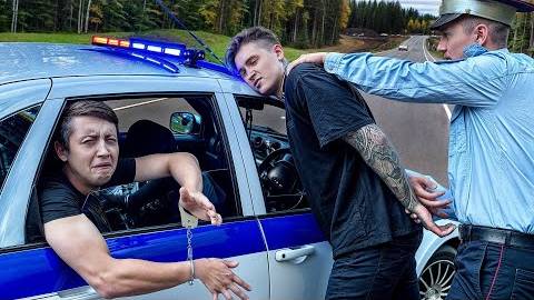 СОТРУДНИКИ ДПС НАС ОСТАНОВИЛИ И НАШЛИ ПИСТОЛЕТ В МАШИНЕ(МАКС ВАЩЕНКО) смотреть онлайн