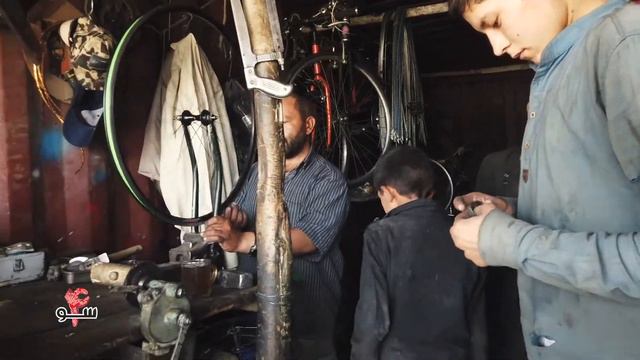 Mohammad Abbas Noorzai bicycle mechanic in Kabul | Story | Interview смотреть онлайн