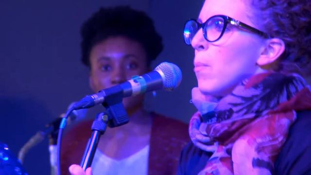 Chiara Malagutti e Joseph Pilato cantano "Give me Hope" смотреть онлайн