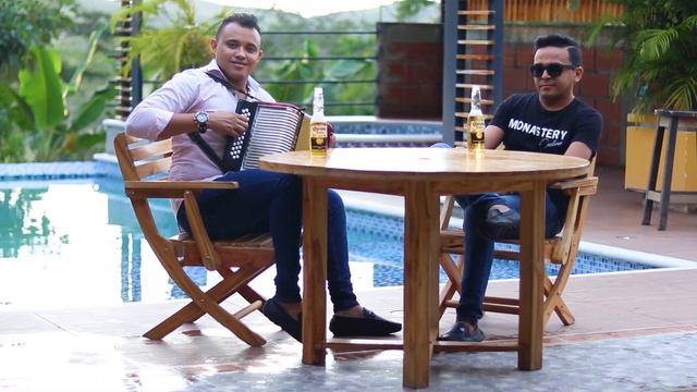 Emil Guerra y Roger Rojas "Así he quedado yo" смотреть онлайн