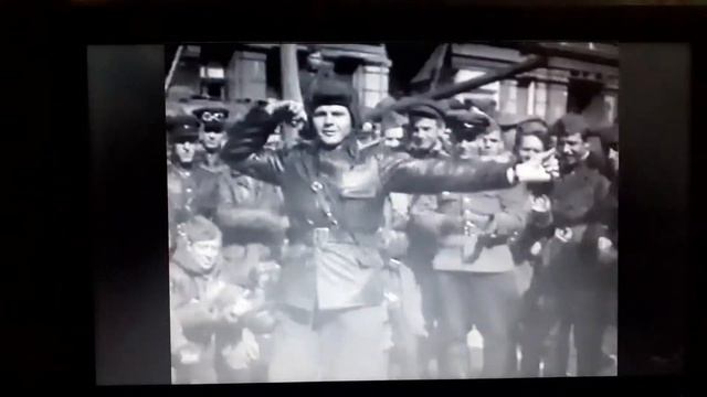 Лезгинка советских воинов в Берлине! смотреть онлайн