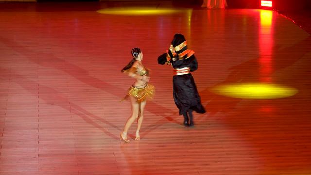 Димитър Камбуров и Алана Садабаева Гала вечер на БФСТ 2023 смотреть онлайн