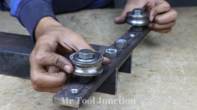 How to make Hydraulic jack pipe bender at home!! Amazing diy Hydraulic jack bending machine!! смотреть онлайн