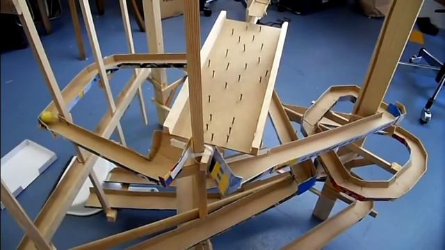 Matteos Chügelibahn смотреть онлайн