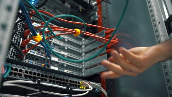 Размещение сервера в дата-центре Miran