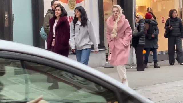 Street Style 2024. How They Dress In London. Fashion Trends.