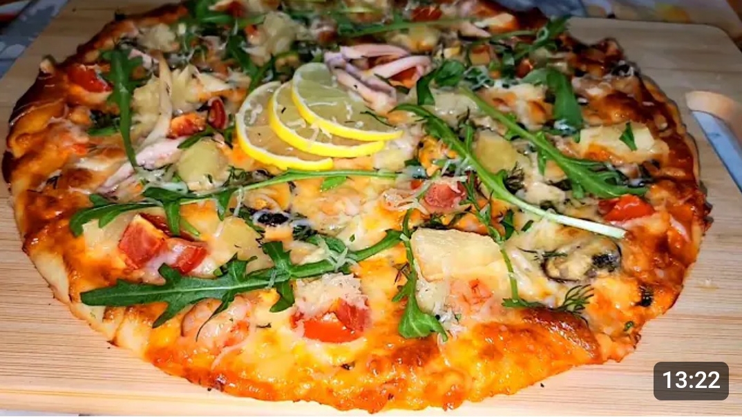 ПИЦЦА МОРСКОЙ КОКТЕЙЛЬ С РУККОЛОЙ И АНАНАСОМ.???? смотреть онлайн