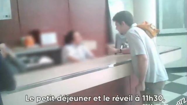 [Inédit] Greg Guillotin (Bengui) réserve une chambre à l'hôtel de police... смотреть онлайн