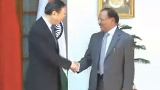 Chinese State Councillor Yang Jiechi meets PM смотреть онлайн