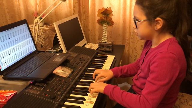 Soft Mozart Winter 2018-2019 recital. Sofia, 9 yo, Russia. "Malberry Bush" смотреть онлайн