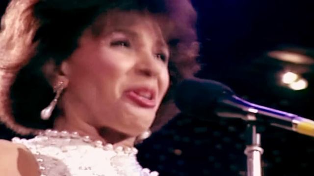 Shirley Bassey - SOMETHING / Hey Jude / Big Spender (Live 1993 - 10,000 Voices) смотреть онлайн
