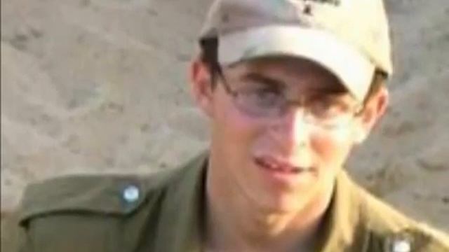 אחד בשביל כולם - עדי צ'זרה / שיר עבור שחרורו של גלעד שליט смотреть онлайн
