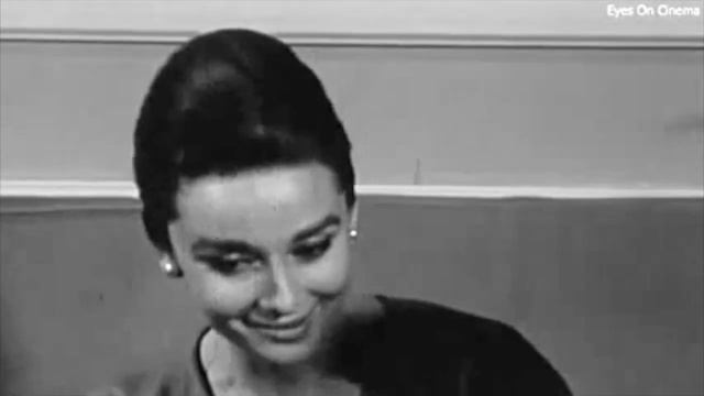Audrey Hepburn Speaking 6 Languages смотреть онлайн