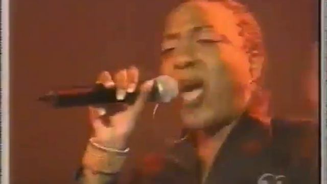 ATFC & Lisa Millett performing 'Bad Habit' on Top Of The Pops смотреть онлайн