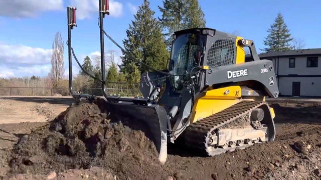 John Deere 331G Compact Track Loader/Dozer With 96” Blade, Topcon 2D Auto Laser System смотреть онлайн
