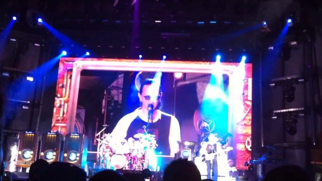 Alex Lifeson Guitar Solo into Closer to the Heart (July 5, 2010) смотреть онлайн