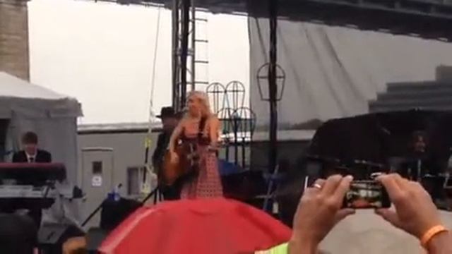 Ashley Monroe смотреть онлайн
