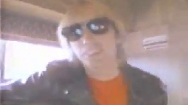 Tom Petty Dumbass Song смотреть онлайн